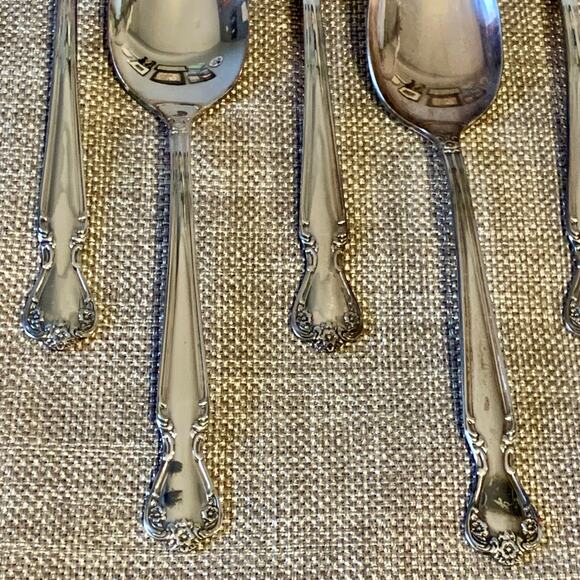 7 Rogers & Bros Reinforced Plate DAYBREAK ELEGANT LADY Teaspoons 6 1/8" - Picture 3 of 11